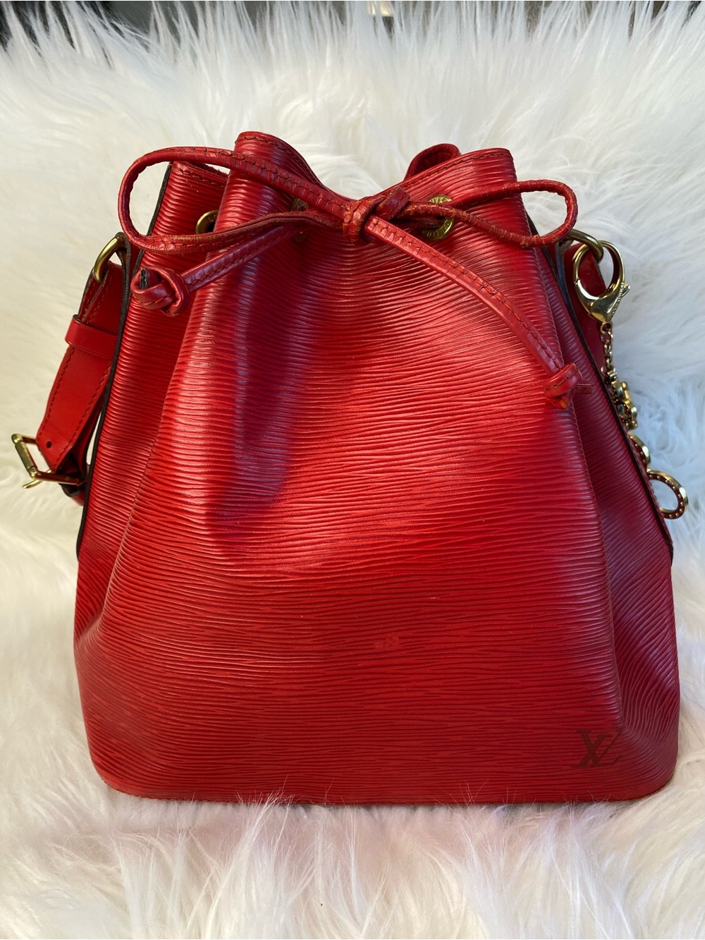 Louis Vuitton Petite Noe Epi Leather Drawstring Bag Sept. 1995 France Authentic